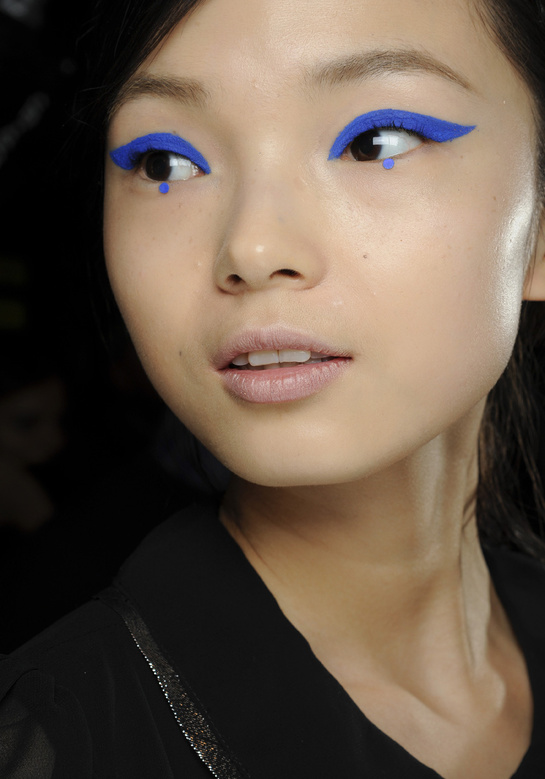 Tendances Maquillage De La Rentr E Pour Yeux Asiatiques Accentuer La Forme En Amande Meinu